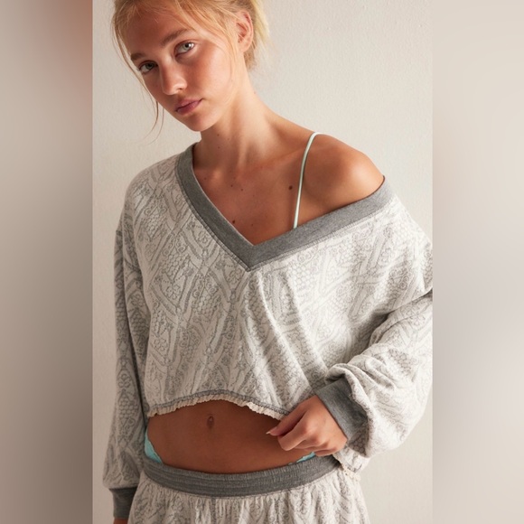 Free People Fingers Crossed Lounge Pants and Pullover never worn excellent cond - Picture 4 of 6